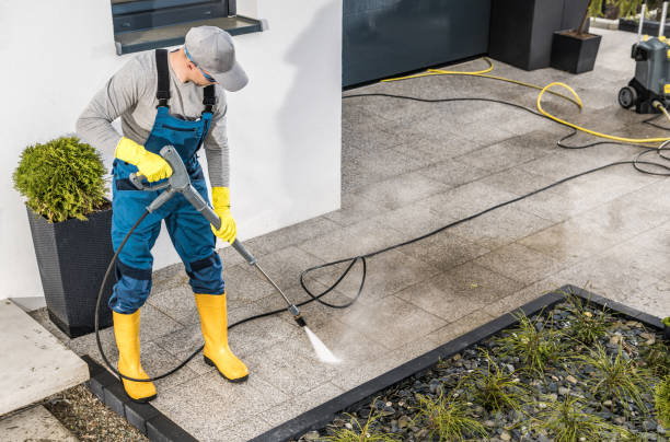 Fence Pressure Washing in Richfield, MN